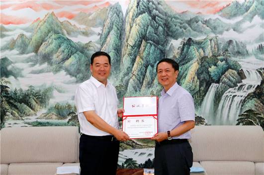 说明: //news.topbcwz.com/__local/6/FD/7D/962EB16AAB5BCA002FCFE460B9A_16FDAD9E_28568.jpg