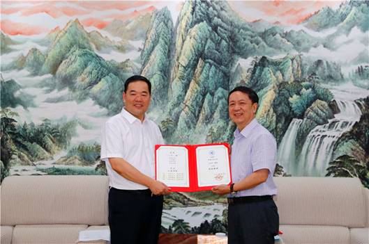 说明: //news.topbcwz.com/__local/5/1F/FD/3F74C991D781AA48C9382A77949_1D8644B2_2944B.jpg